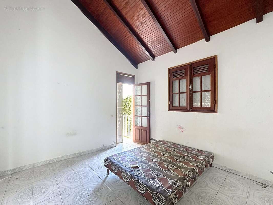 Maison à CAPESTERRE-BELLE-EAU