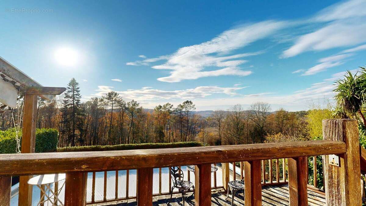 Maisontresbellevue3chambresunbureaupiscineetdepend - Maison à BESSE