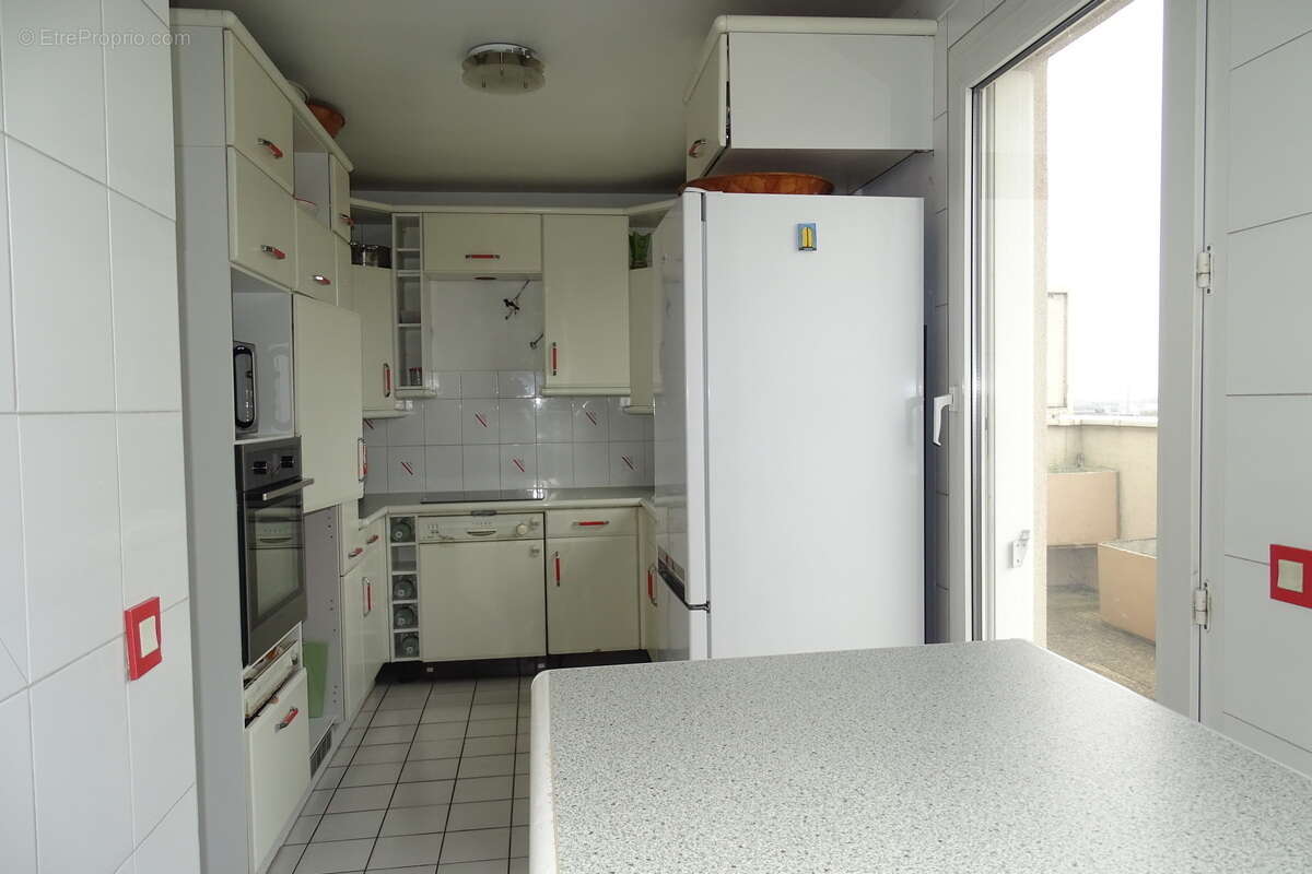 Appartement 97 m² à Creteil  - photo 4
