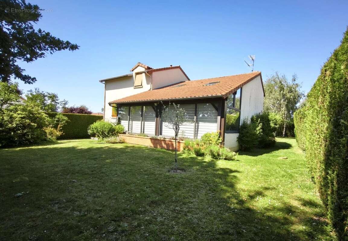 Maison à FONTAINE-LE-COMTE