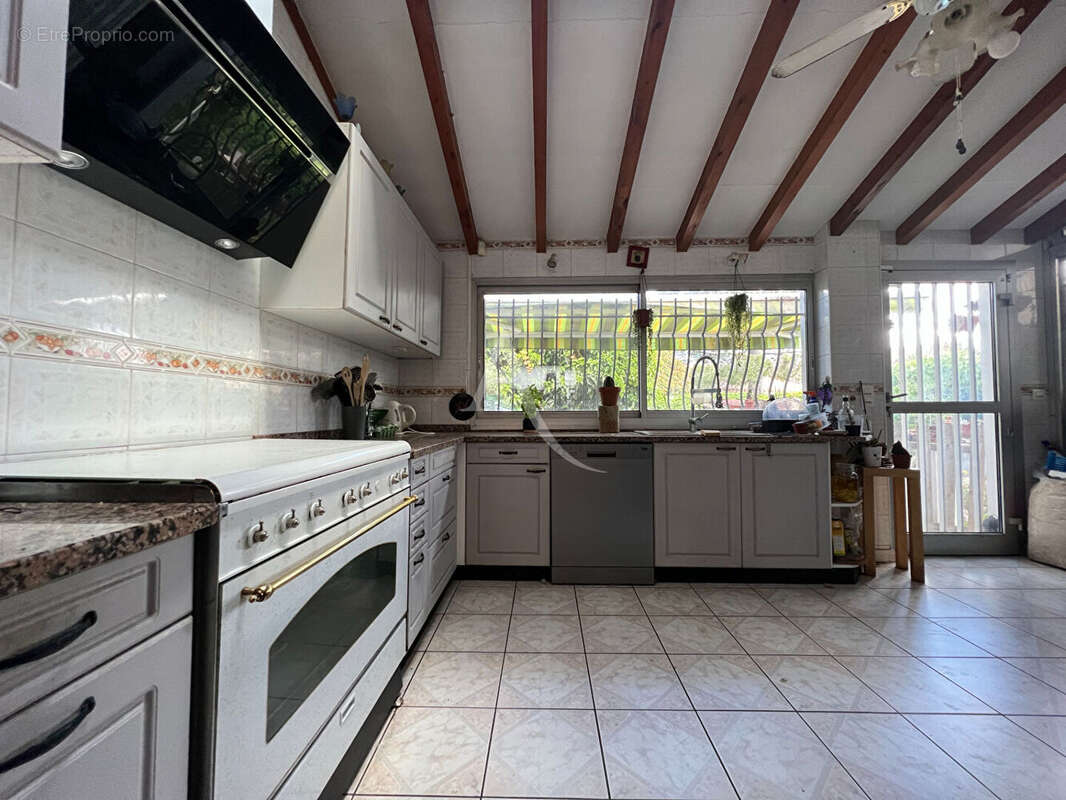 Villa 7 pièce(s) 173 m2 avec jardin et garage secteur Sabardeil! - photo 4