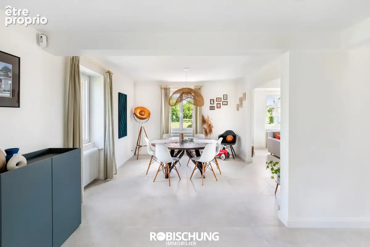 SPECHBACH : Une maison rénovée de caractère alliant charme & confort ! - photo 3