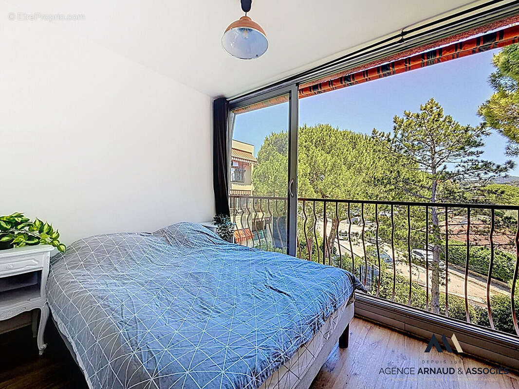 À vendre : Charmant studio de 27m² à Saint Cyr sur Mer, idéalement situé ! - photo 6