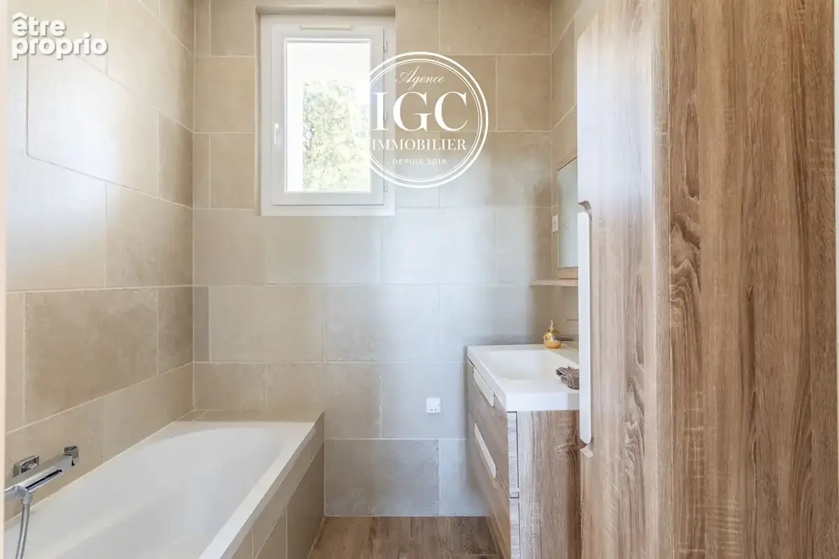 Maison T4 - 152 m² - Parcelle de 634 m² - CHATEAUNEUF LES MARTIGUES - photo 16