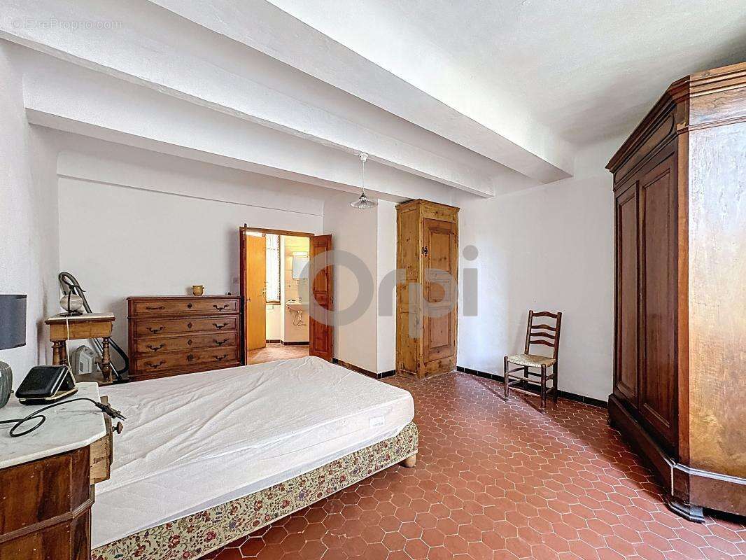 Maison à ROQUEBRUNE-SUR-ARGENS
