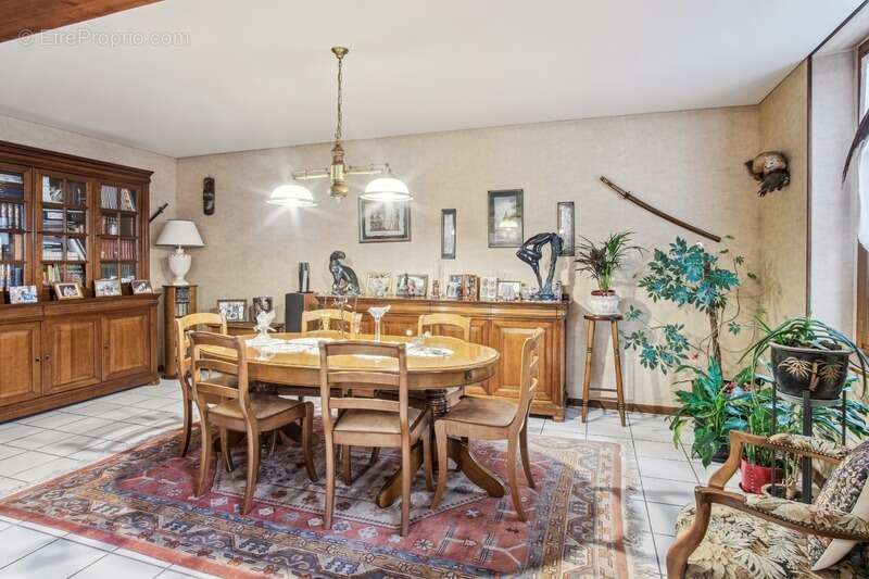 Maison à COULOMMIERS