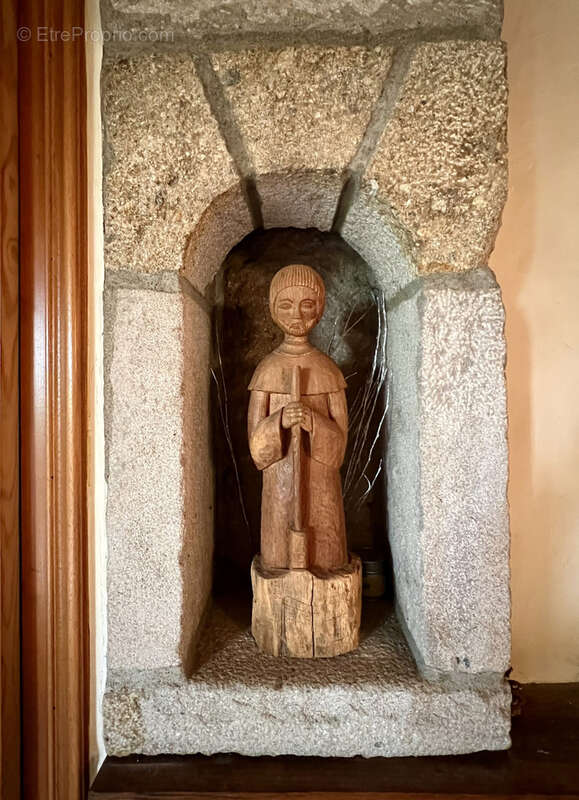 Maison à LA TOUR-EN-JAREZ