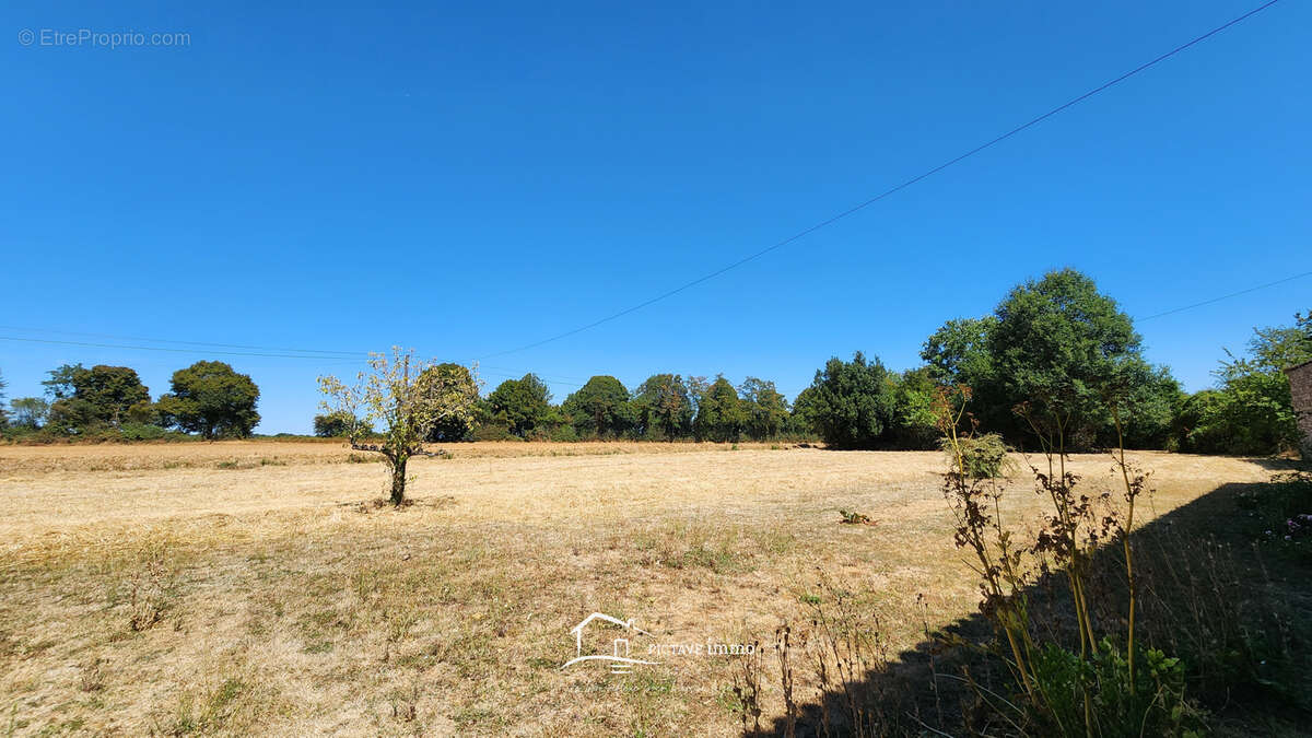 Maison indépendante avec vie de plain-pied et nombreuses dépendances - photo 14