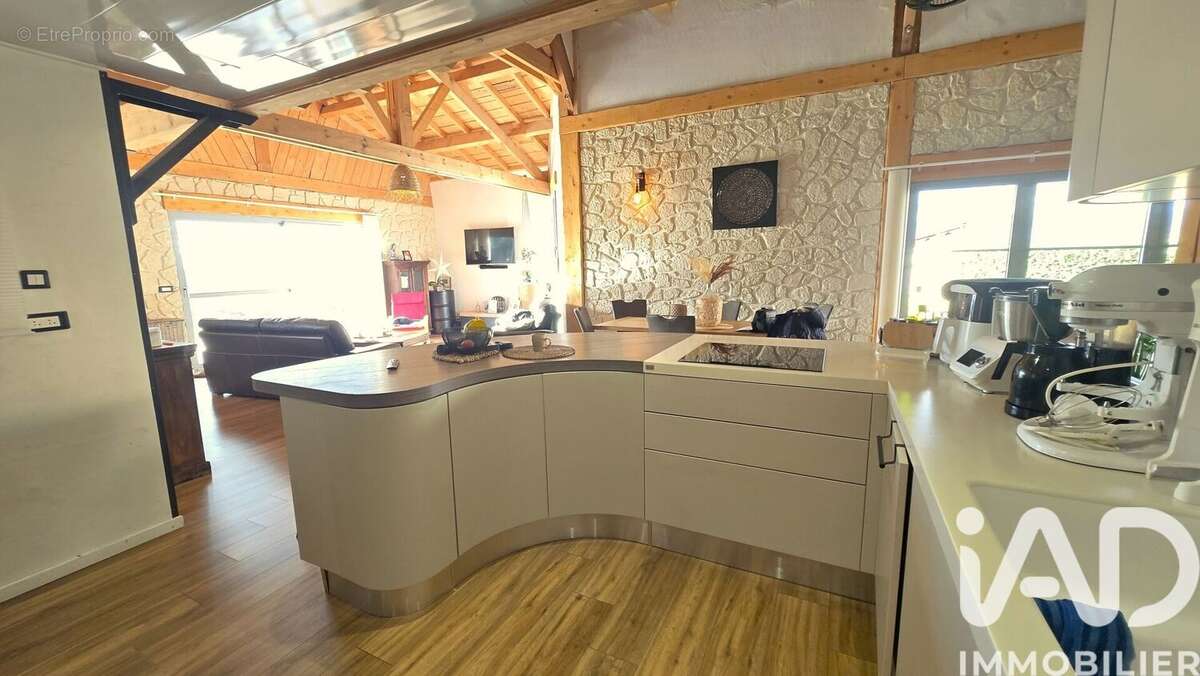 Maison 138 m² à Bongheat  - photo 6