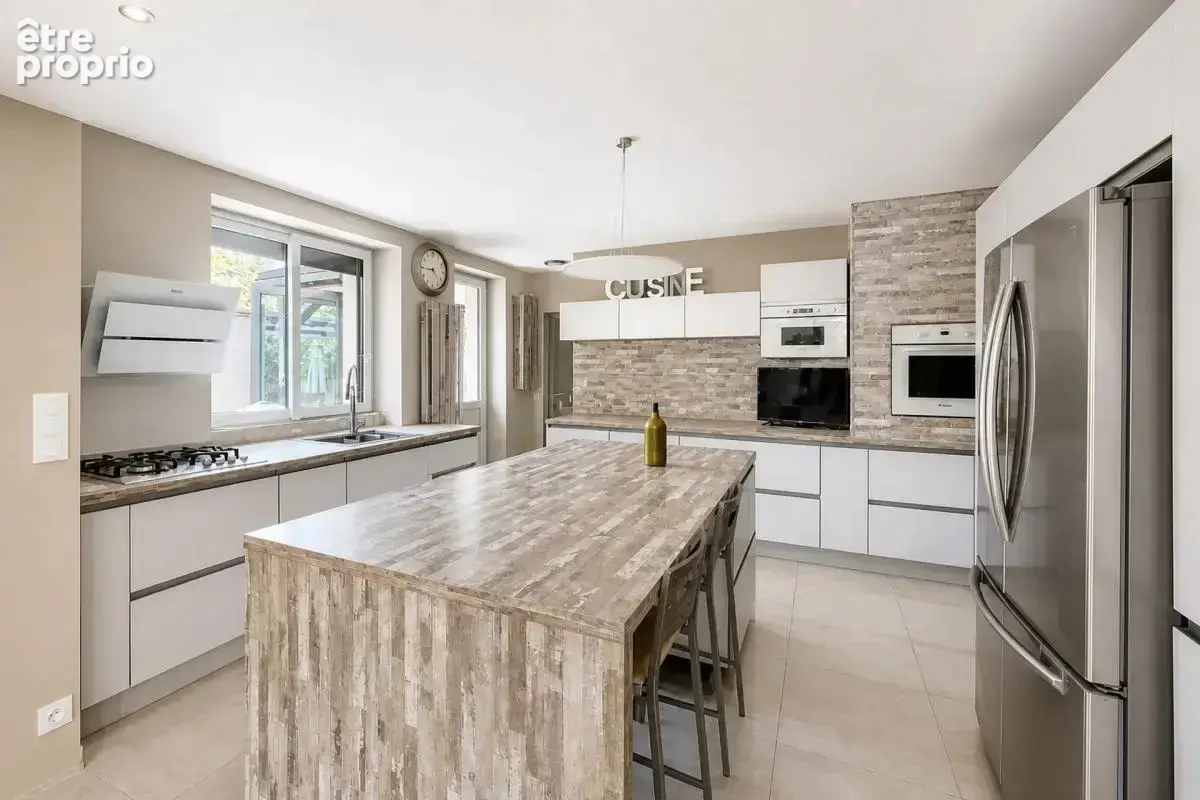 Maison de 6 pièces de 243 m² à Lubersac - photo 12