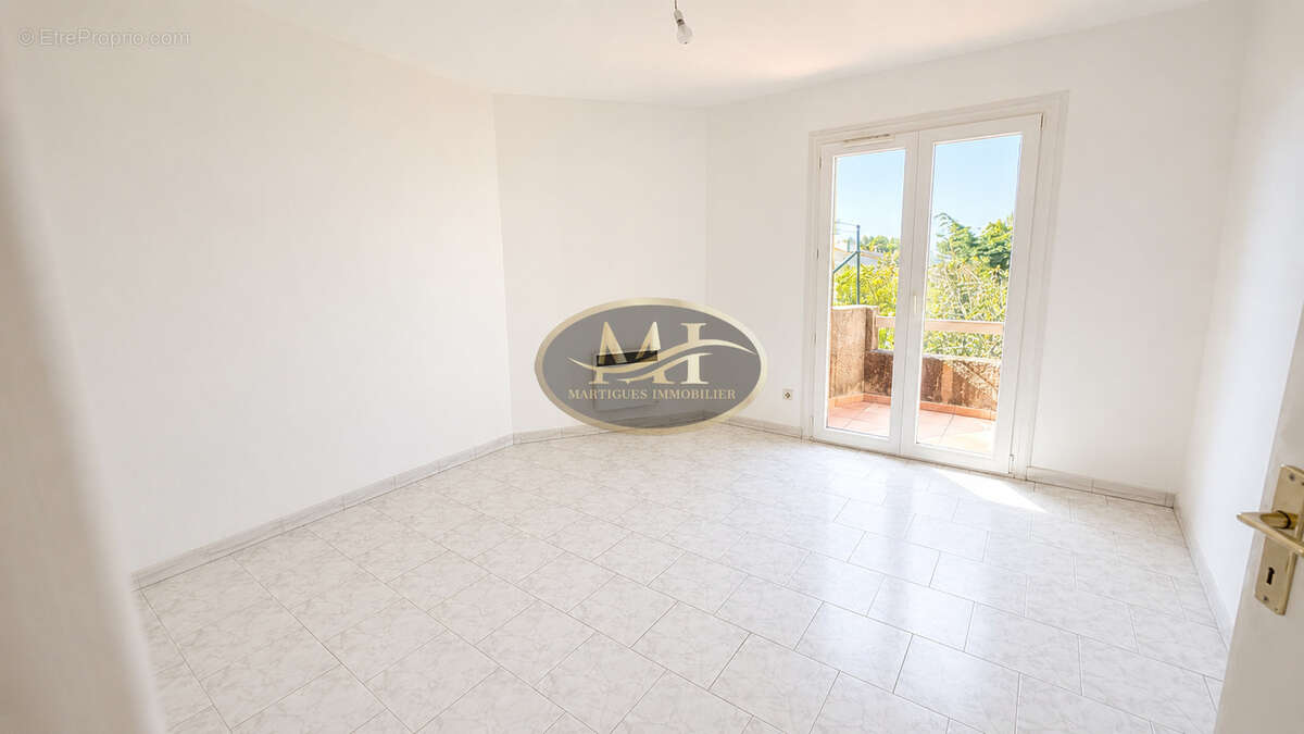 Maison 3 pièces vue mer - sous sol aménageable - Sausset les pins - photo 8