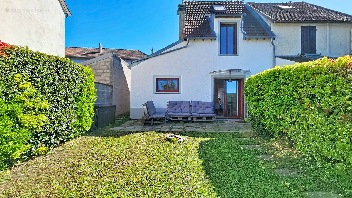 Maison à FERRIERES-EN-BRIE