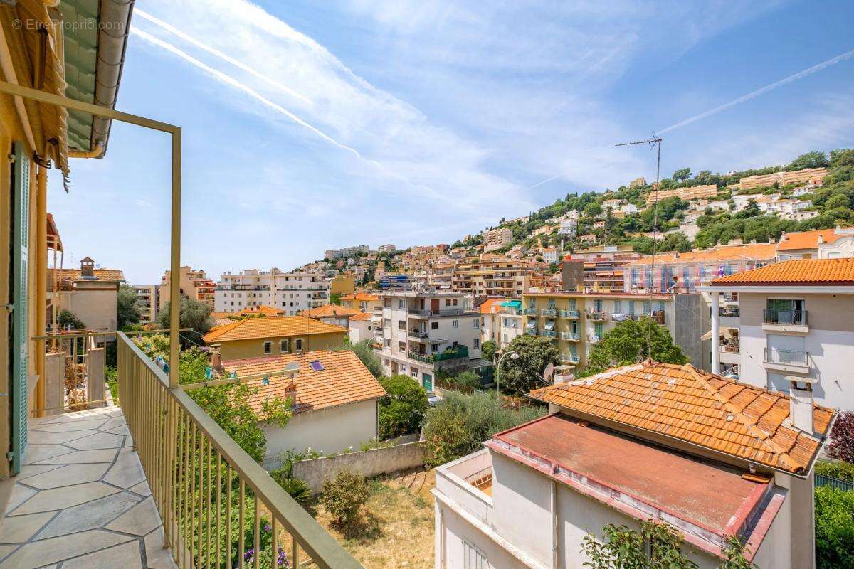Maison de 7 pièces de 163 m² située à Nice - photo 2
