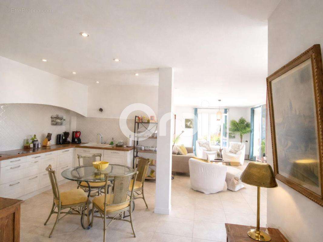 Appartement à MONTAUROUX