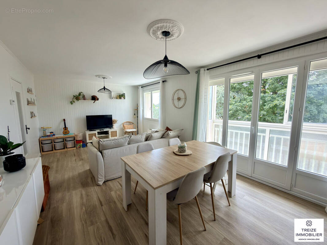 Appartement à REZE