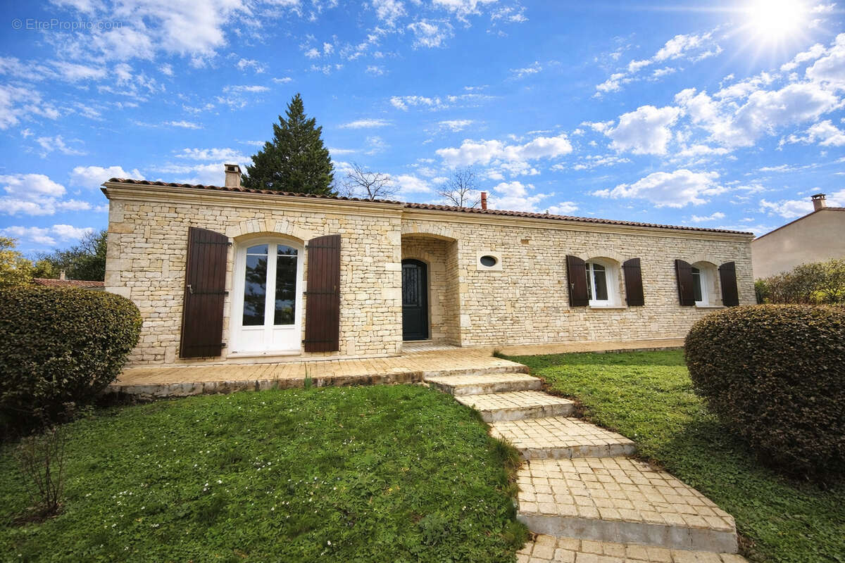 Maison à LA COURONNE