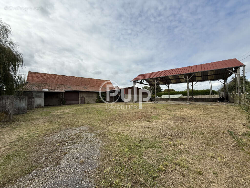 Autre à ESTREES-LES-CRECY