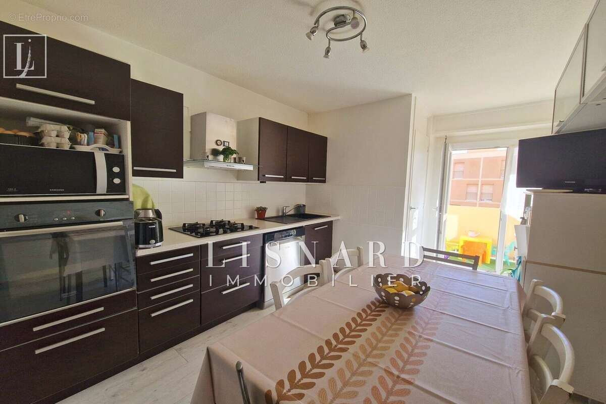 Appartement à VALLAURIS