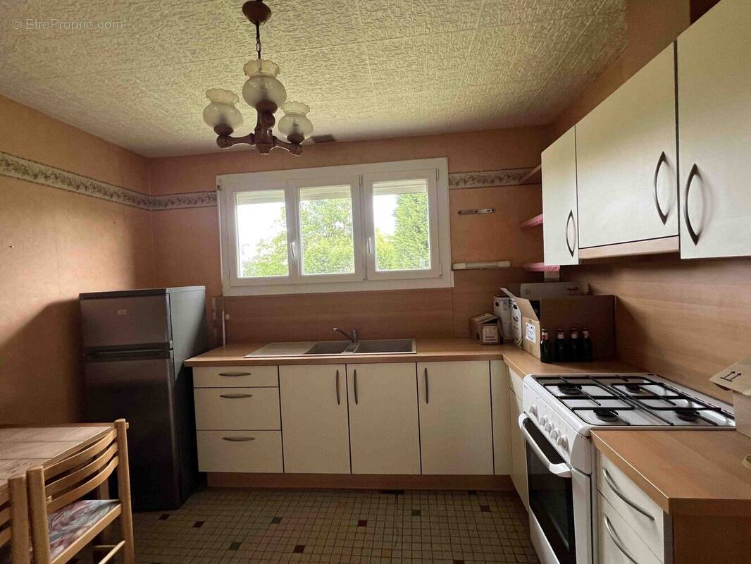 Maison 94 m² à Roumazieres-Loubert  - photo 5