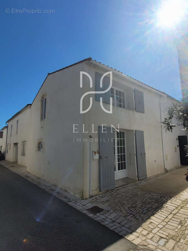 Maison à LES PORTES-EN-RE