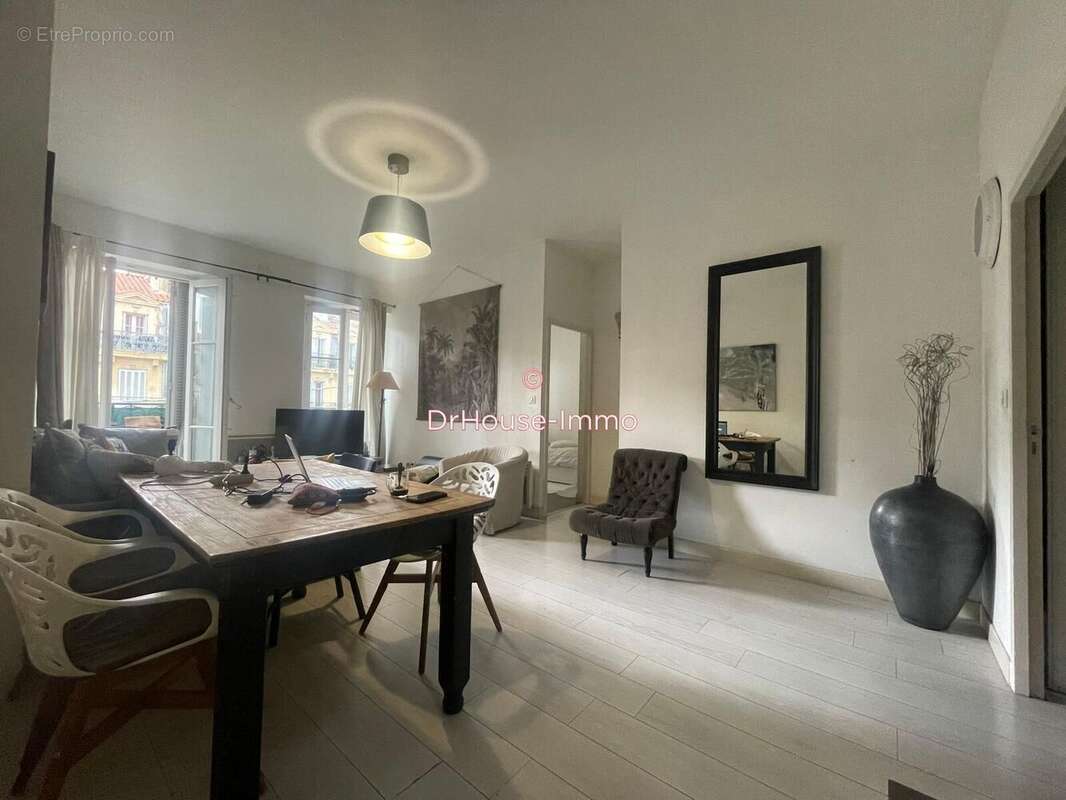 Appartement à MARSEILLE-2E