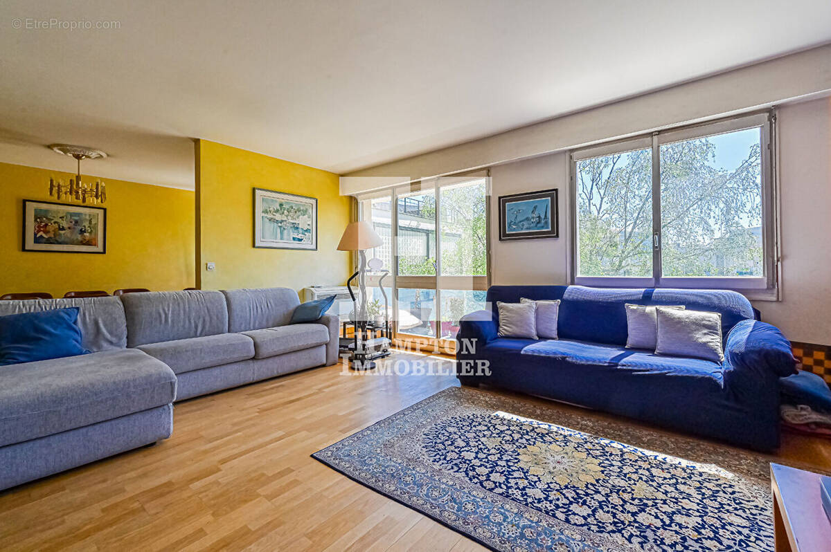 Appartement à PARIS-19E