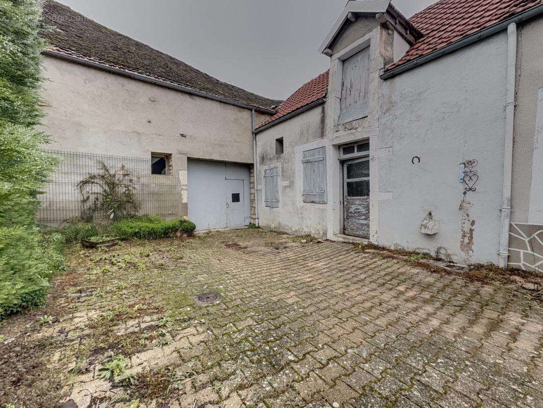 Maison à RUFFEY-LES-ECHIREY