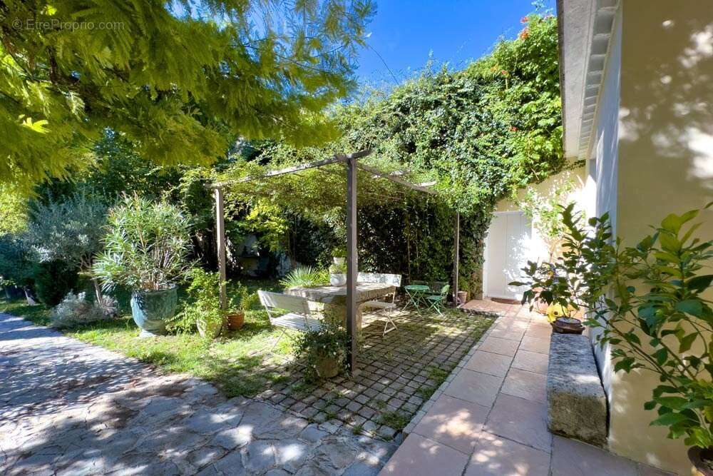 Maison à VAISON-LA-ROMAINE