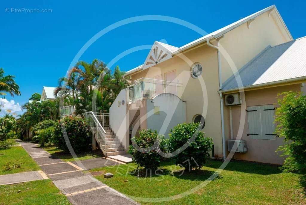 Appartement à BAIE-MAHAULT