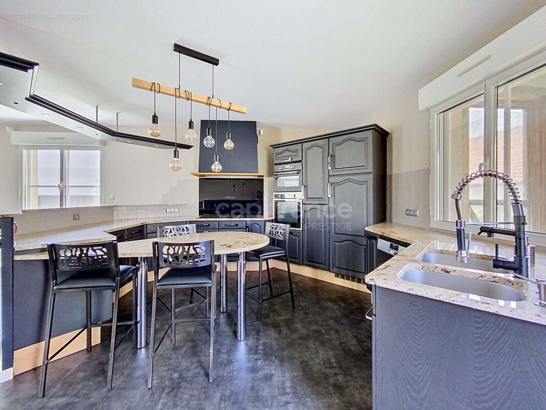 Maison à vendre 7 pièces SAINT AVERTIN (37) - photo 5