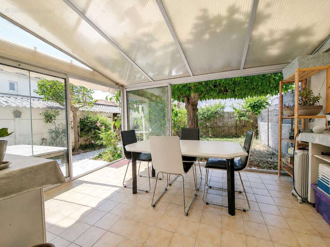 À vendre : maison de 5 pièces de 97 m² à montpellier (34000) - photo 4