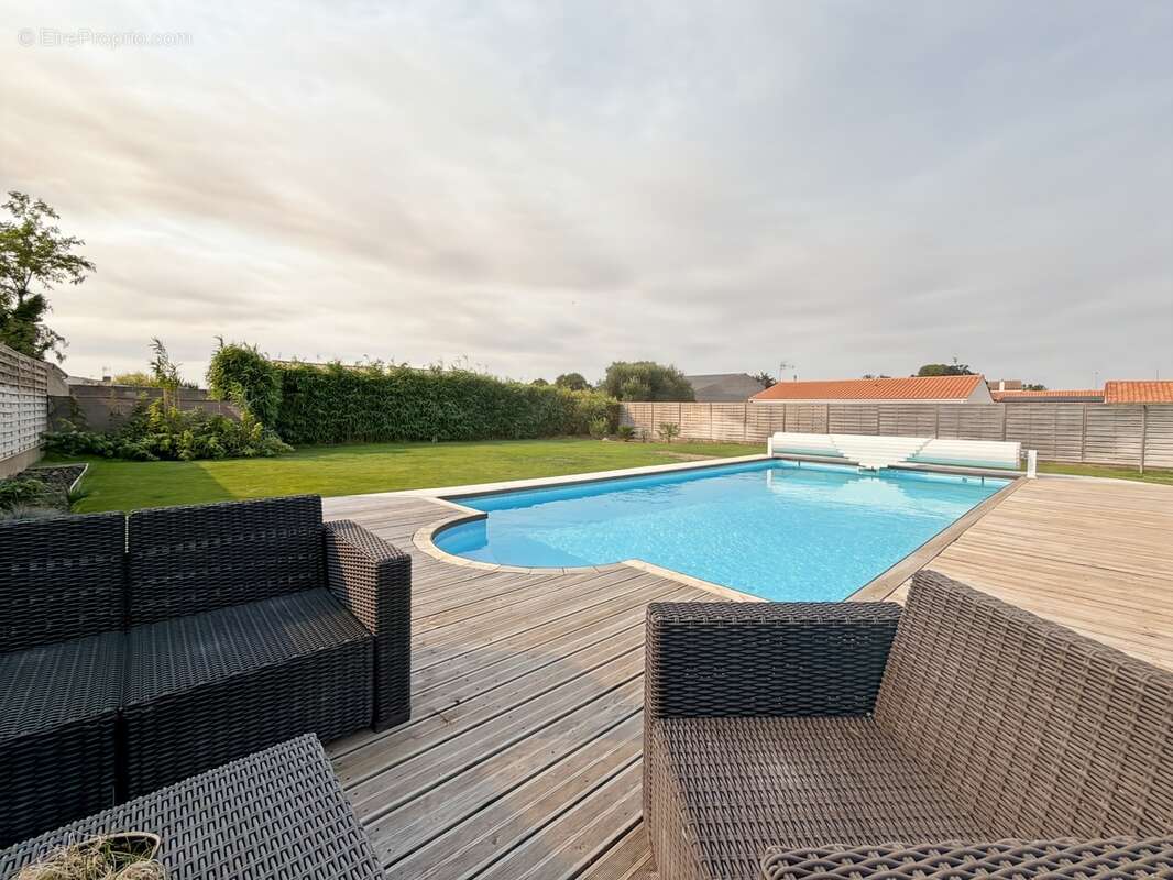 Le thou – plain-pied, grand jardin et piscine chauffée - photo 3
