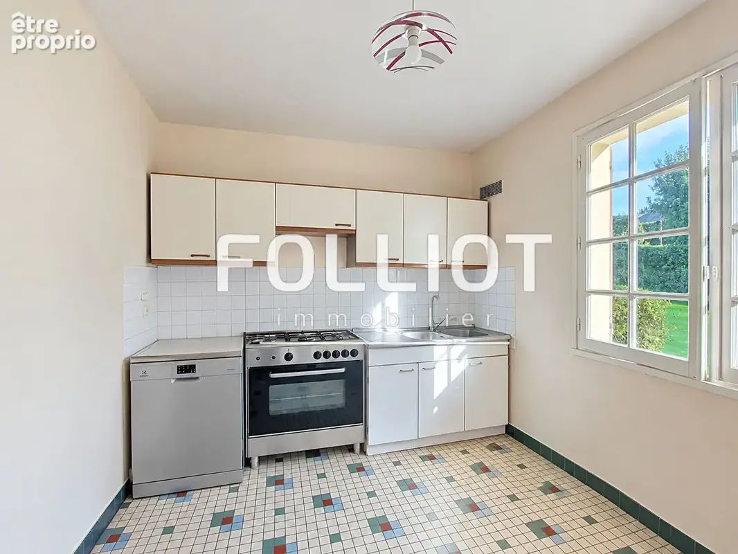 À vendre - Maison 3 chambres sur un terrain de plus de 2 500 m² à Saint-Planchers - photo 7