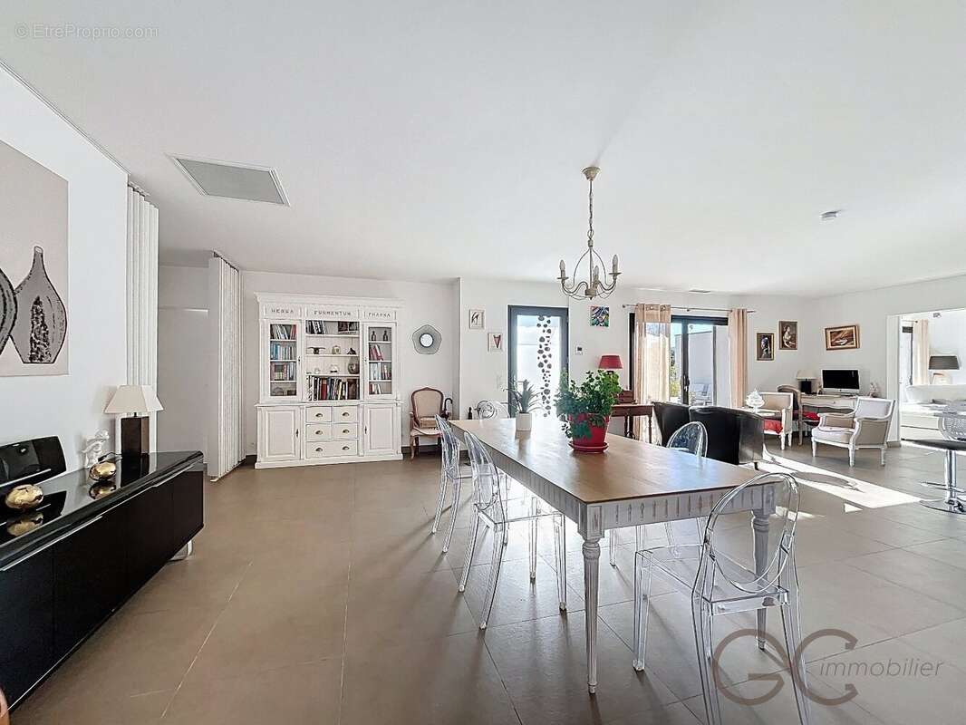 Maison à SAINT-CHINIAN