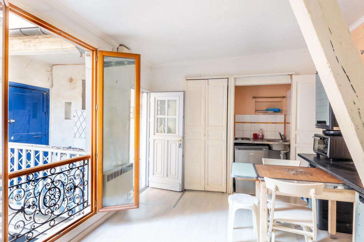 Appartement à PARIS-18E