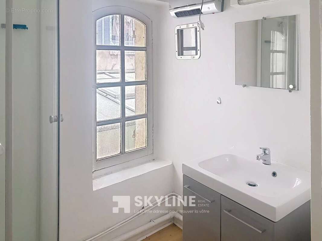 Appartement à MARSEILLE-7E