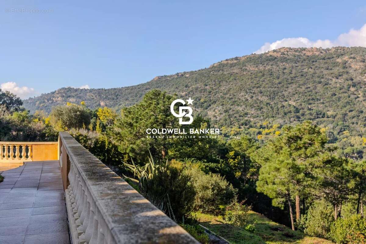 Maison à RAYOL-CANADEL-SUR-MER