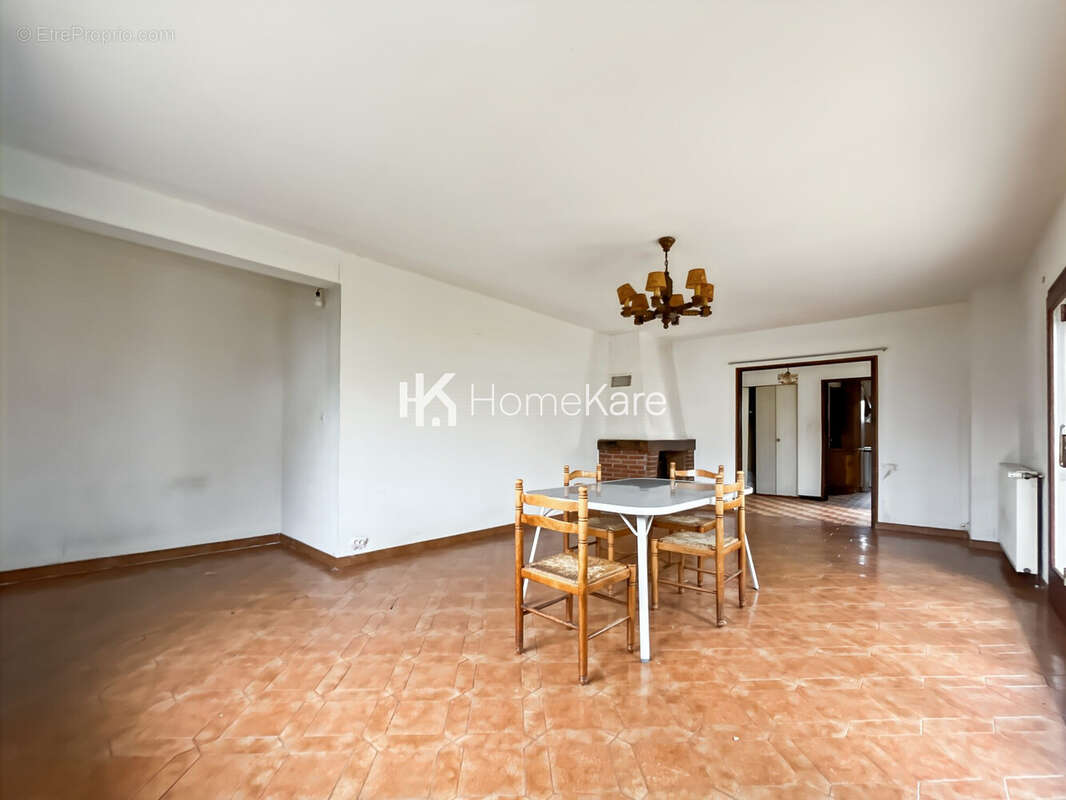 Maison à SAINT-SULPICE