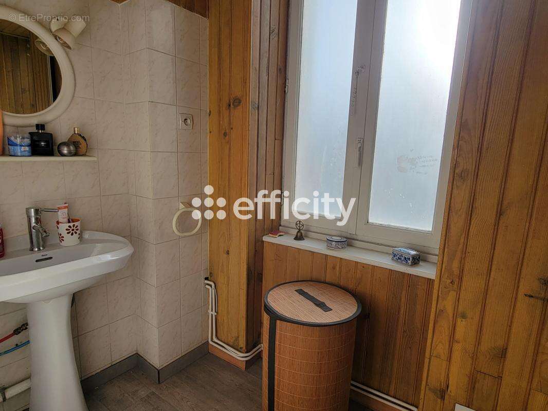 Appartement à BOURG-DE-PEAGE