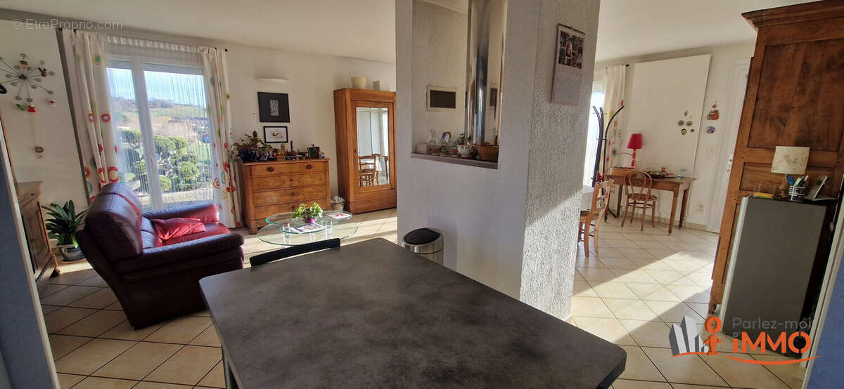 Maison à GENILAC