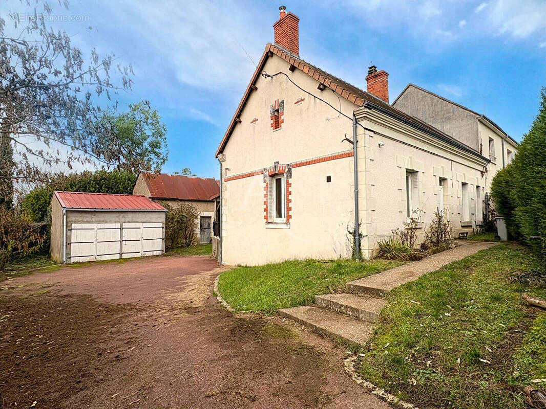 Maison à THESEE