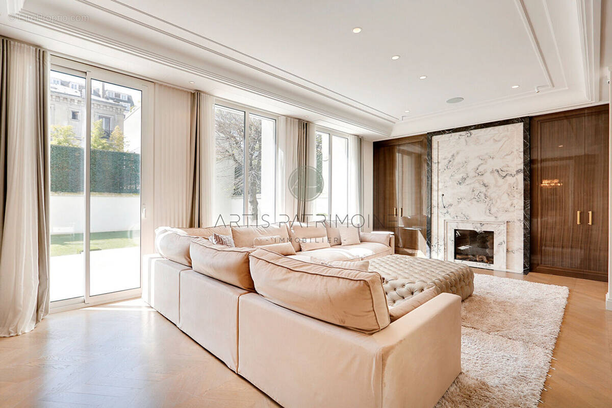 Maison à NEUILLY-SUR-SEINE