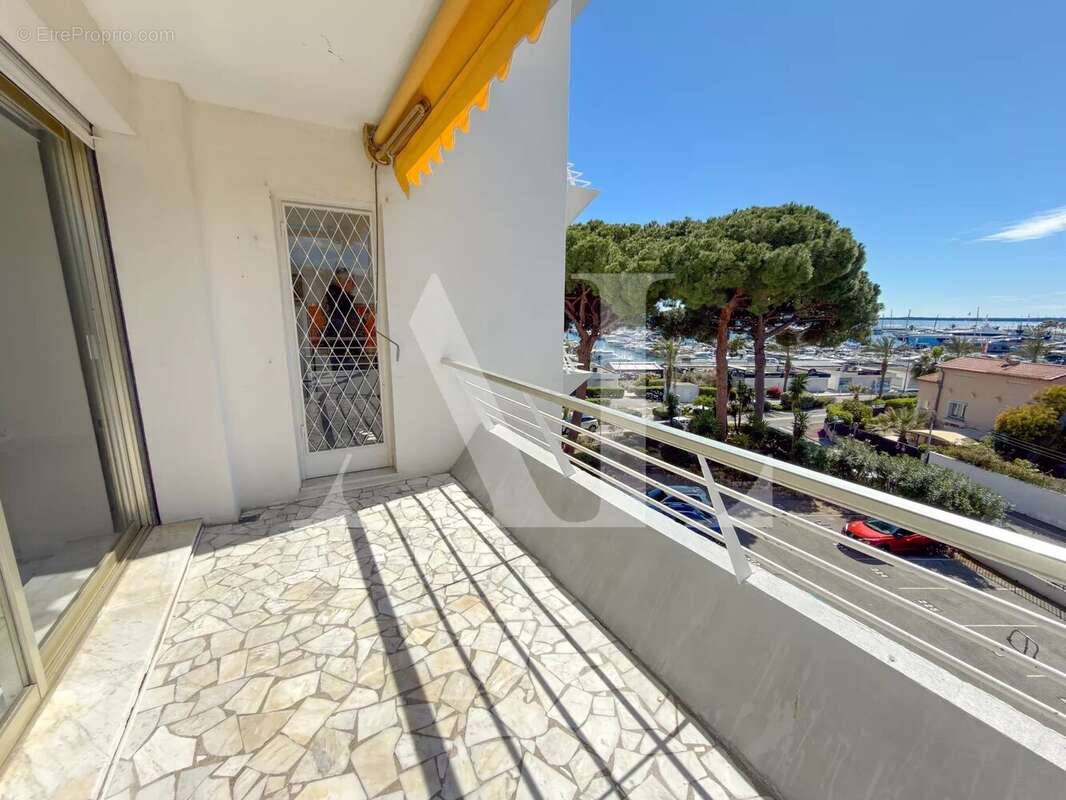 Appartement à VALLAURIS