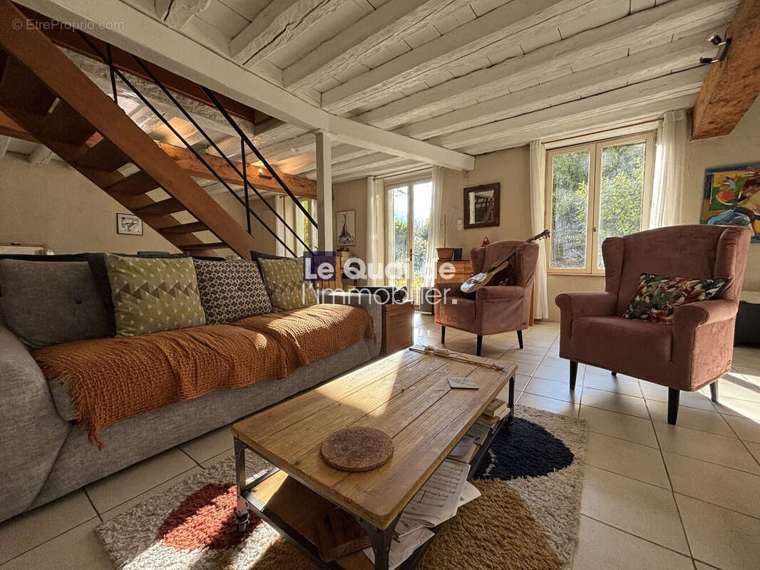 Maison à SAINT-EGREVE