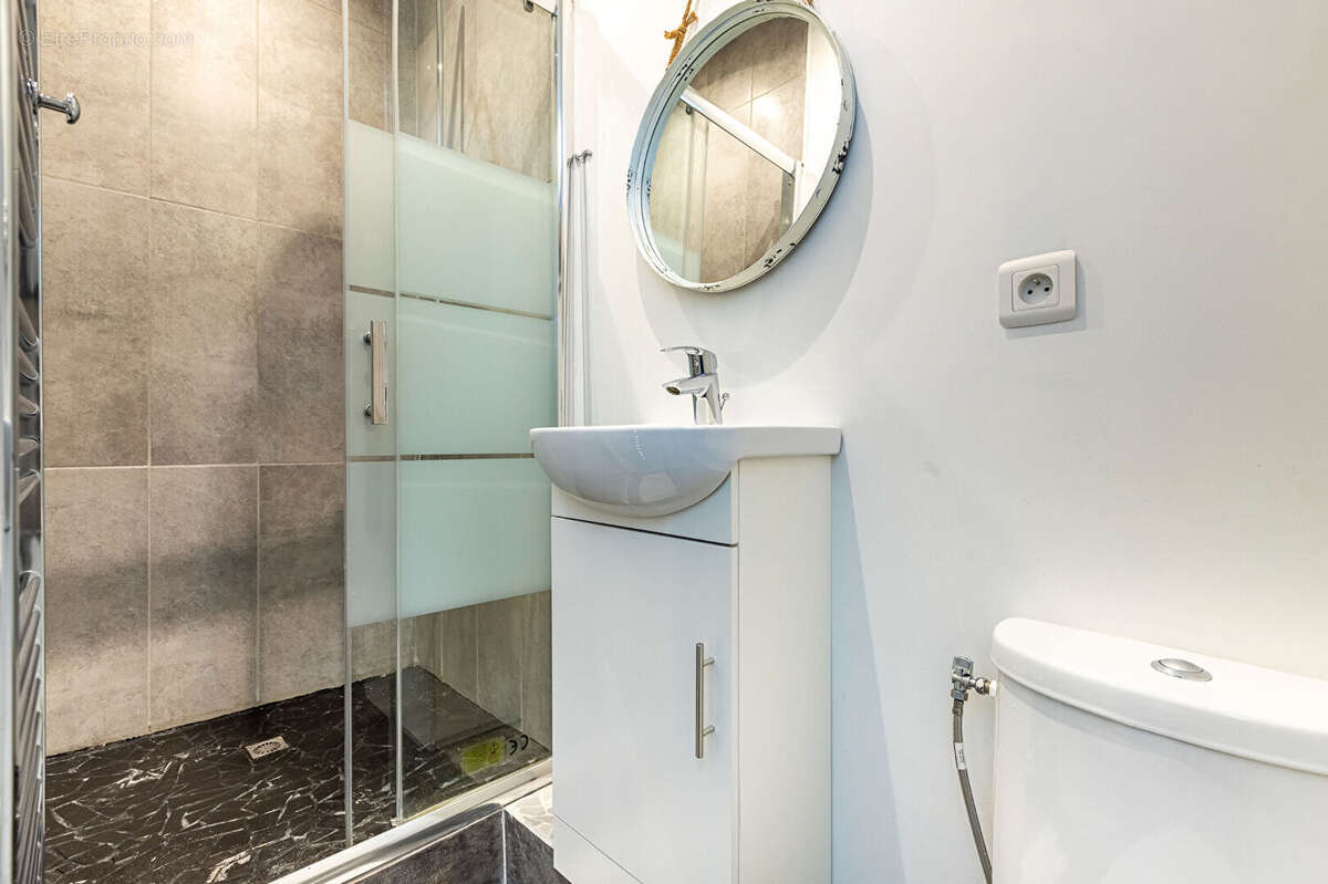 Appartement à LEVALLOIS-PERRET