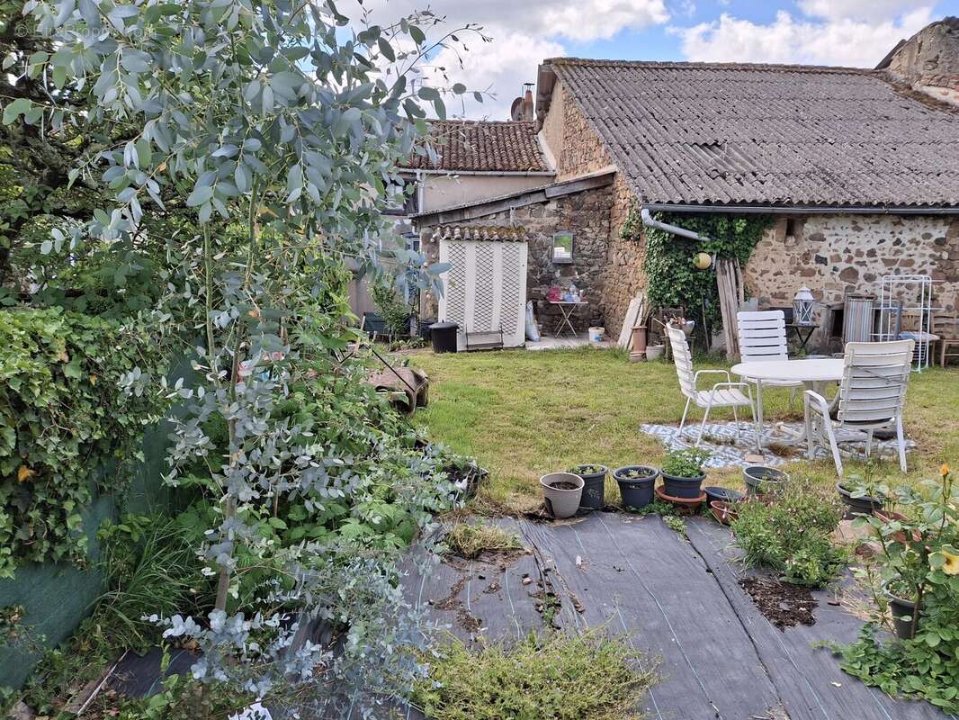 Maison à LE VIGEANT