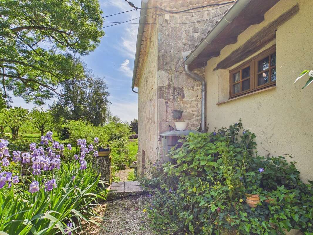 Maison à LAUZUN
