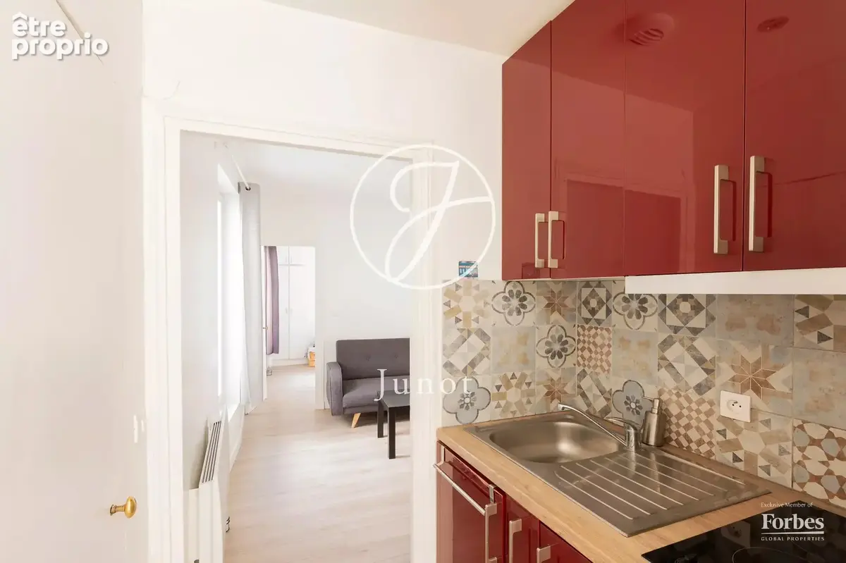 Paris 18e - ABBESSES - Appartement - 2 pièces - 27,11m² Carrez - 27.43m² au sol - Lumineux - photo 6