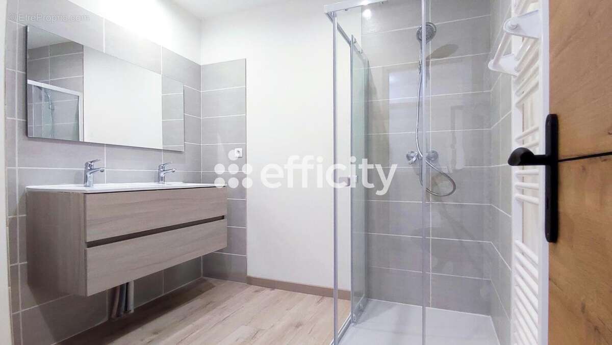 Maison à PONT-DE-VAUX