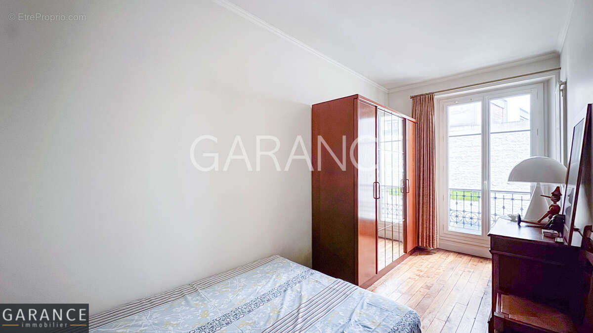 Appartement à PARIS-14E